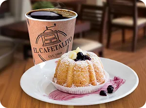 El Cafetalito café y berry cake