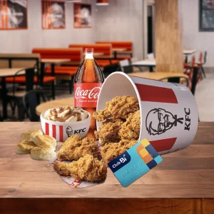 8 piezas de pollo, 1 complemento familiar, 4 biscuits y 1.5 L de soda por Q135